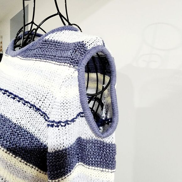 CB Cut out Shoulder Blue and White Knit Sweater Women sz XL Casual Office - Picture 2 of 8